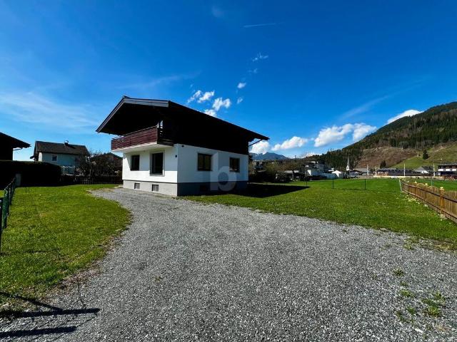 Luxus Haus mit 5 Zimmer zu verkaufen in Bruck an der Großglocknerstraße, Österreich