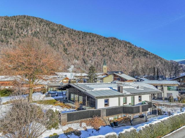 Luxus Haus mit 5 Zimmer zu verkaufen in Kirchdorf in Tirol, Österreich