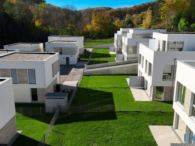 Luxus Haus mit 5 Zimmer zu verkaufen in Klosterneuburg, Österreich