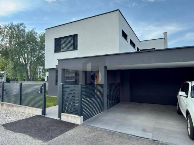 Luxus Haus mit 5 Zimmer zu verkaufen in Wr. Neustadt, Niederösterreich