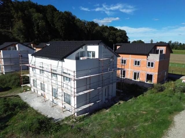 Luxus Haus mit 6 Zimmer zu verkaufen in Attnang Puchheim, Österreich