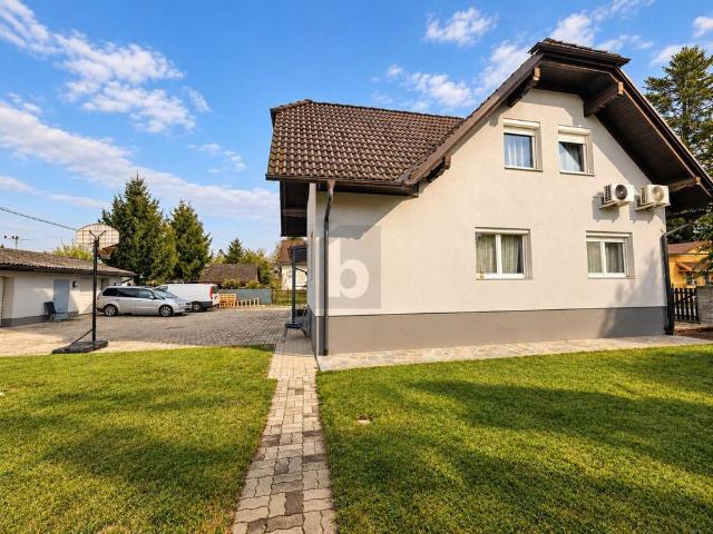 Luxus Haus mit 6 Zimmer zu verkaufen in Feldkirchen bei Graz, Steiermark