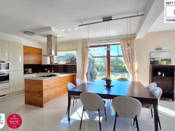 Luxus Haus mit 7 Zimmer zu verkaufen in Brunn am Gebirge, Österreich