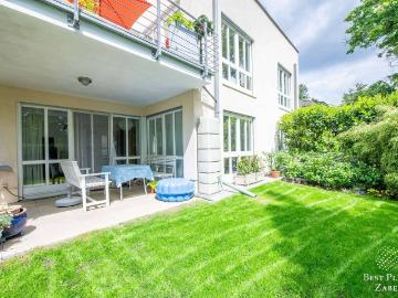 Luxus Haus mit 7 Zimmer zu verkaufen in Geschwister Scholl Allee, 73A, Kleinmachnow, Brandenburg