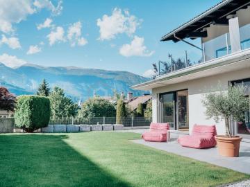 „ Luxus ist – wenn dieser Ausblick Ihnen gehört“ – Premium Gartenwohnung mit erstklassiger Architektur in bester Stadtlage