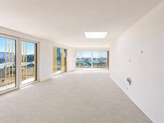 Luxus Pur: Penthouse directly at the main train station: Commission free