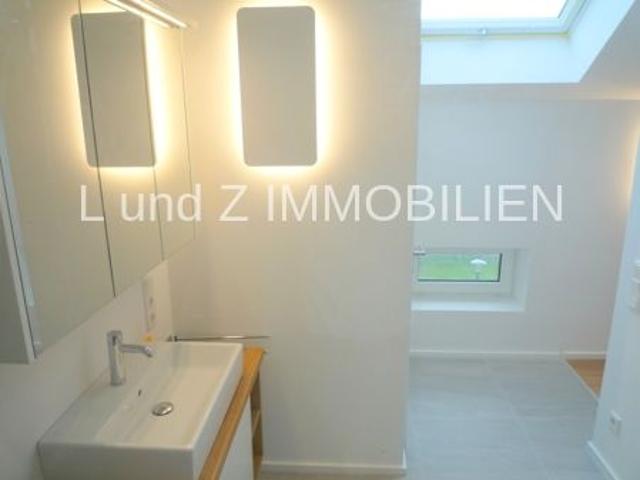 Luxus pur – zwei Zimmer mit Dachterrasse und moderner Einbauküche