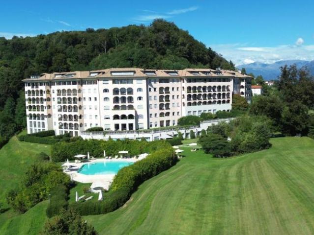 Luxusliegenschaft mit Seeblick und exklusiven Dienstleistungen in 5 Sterne Resort