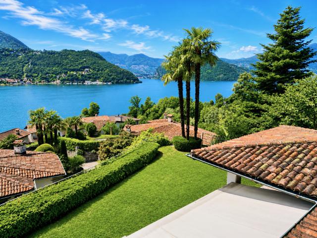 Luxusvilla mit Pool und atemberaubendem Blick auf den Lago di Lugo