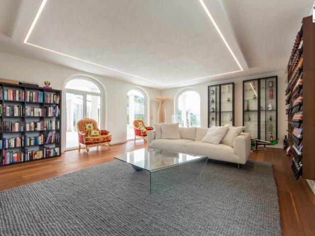 Luxusvilla in bester Aussichtslage am Mondsee zur Miete