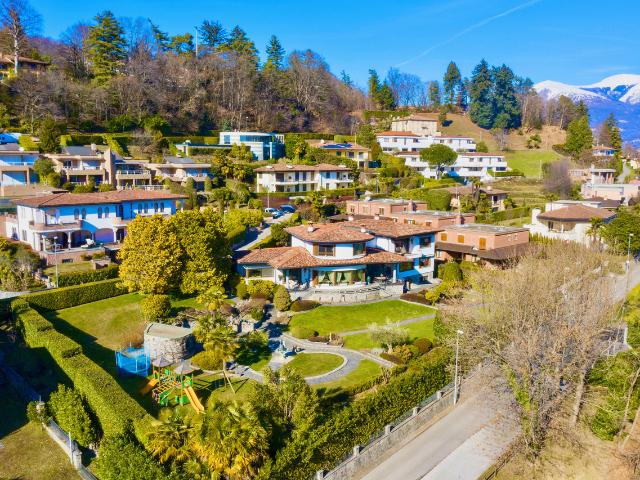 Luxuriöse Villa in Lugano zu verkaufen Seeblick, Garten und Pool