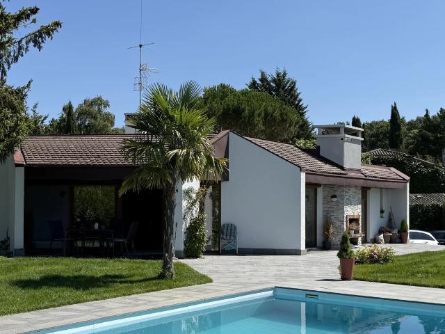LUXUSVILLA IN VESSY MIT POOL UND ERWEITERUNGSPOTENZIAL