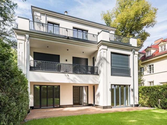 Luxuswohnung in Grunewald mit Design Ausstattung & 700 m² Privatgarten