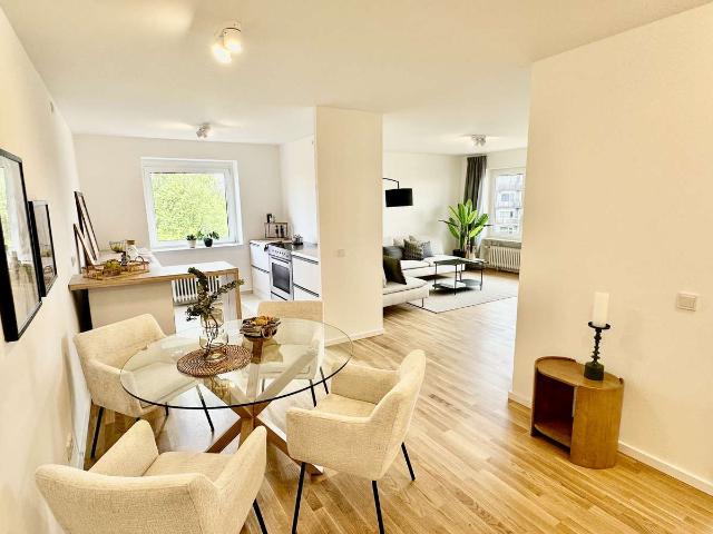 Luxuriöse 3 Zimmer Wohnung mit Balkon & direkter Zugang Tiefgarage in Hilden L