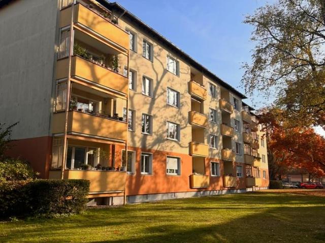Luxuriöse 3 Raum Wohnung in Tegel mit Balkon & Stellplatz