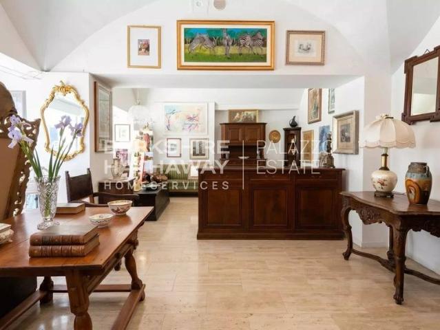 Luxuriöse 3 Schlafzimmer Villa zu verkaufen in Brissago TI, Kanton Tessin
