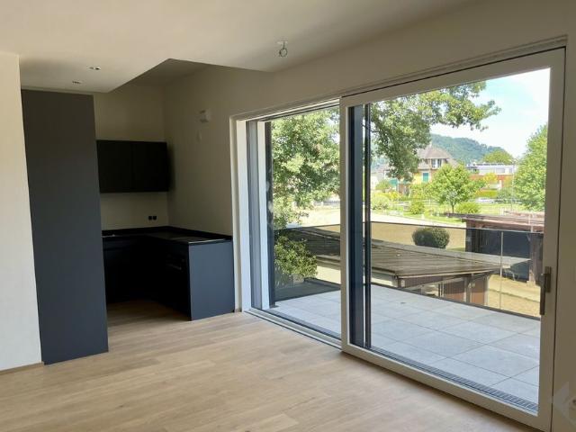 Luxuriöse 2 Zimmerwohnung mit Terrasse und Balkon in bester Lage