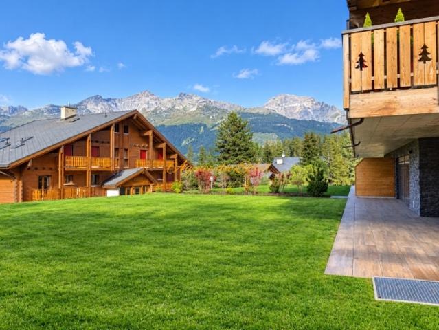 Luxuriöse 4,5 Zimmer Wohnung, neu und ideal gelegen in Crans