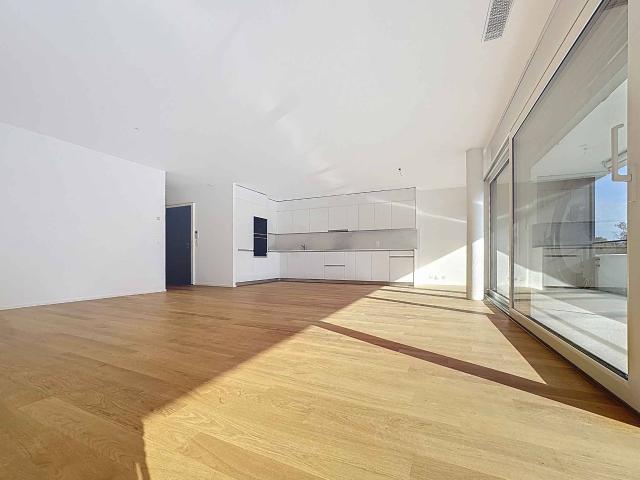 Luxuriöse 4,5 Zimmer mit Balkon von 76m2 und Panoramablick auf den See