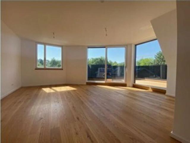 Luxuriöse 4 Zimmer Wohnung in 1140 Wien mit Garten, Balkon und Terrasse!