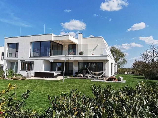 Luxuriöse 6 Zimmer Villa zu verkaufen in Parndorf, Österreich