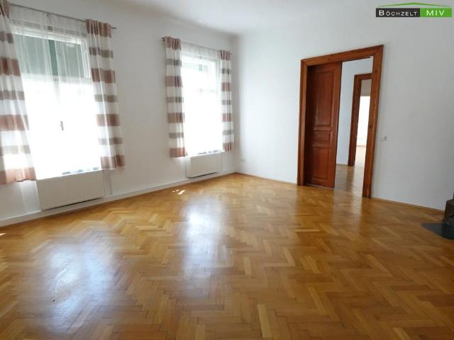 Luxuriöse Altbauwohnung mit großer Wohnküche, möbliertem Schrankraum & sonnigem Eckbalkon im Kremplhof Leoben Josefee