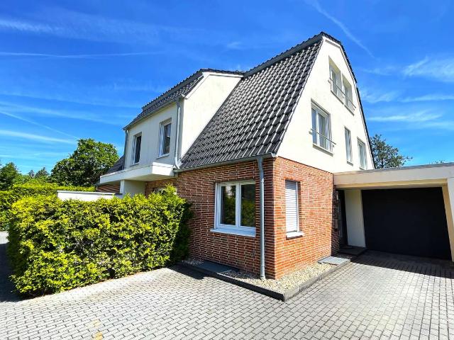 Luxuriöse DHH in Villenlage vor den Toren Alt Meererbuschs