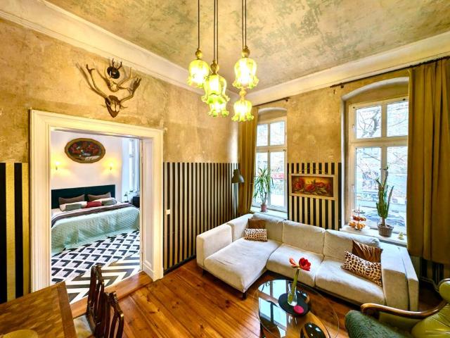 Luxuriöse, frisch sanierte, gemütliche 4 Zimmer Wohnung in einer Gründerzeitvilla für Familien geeignet