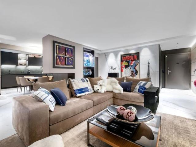 Luxuriöse möblierte Wohnung