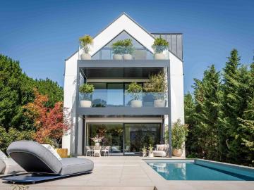 Einfamilienhaus mit Garten & Pool | Vollmöbliert