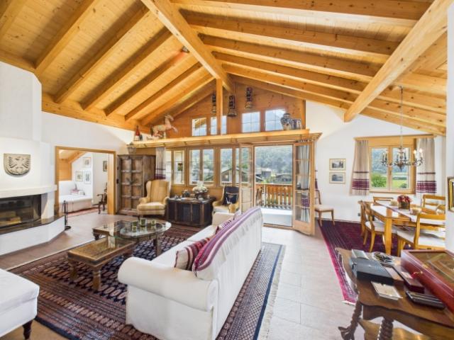 Luxuriöse und elegante 6.5 Zimmer Dachwohnung in Meiringen