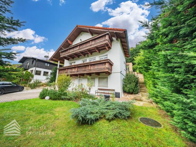 Luxuriöse Villa im Wienerwald – Beheizter Salzwasserpool, Gartenparadies & Premium Parkmöglichkeiten
