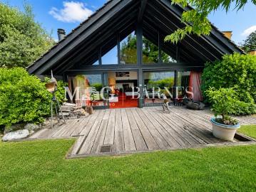 Luxuriöse Villa in Comano zu verkaufen. Garten und Aussicht