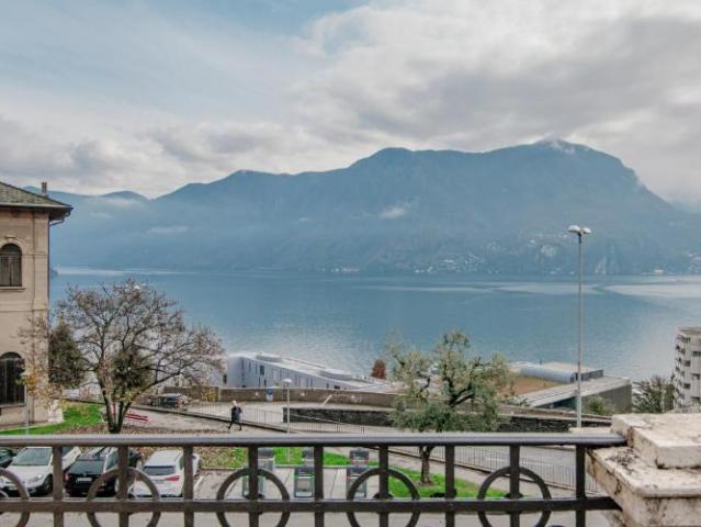 Luxuriöse Villa in Lugano: Modernes Design und Atemberaubender Seeblick