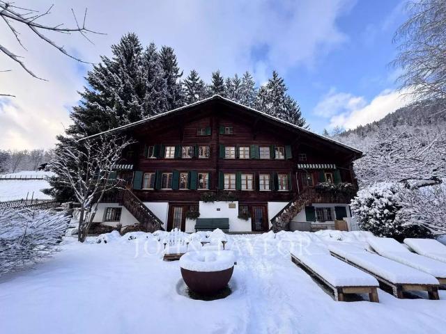 Luxuriöses Chalet mit 500 m2 zu vermieten Saanen, Schweiz