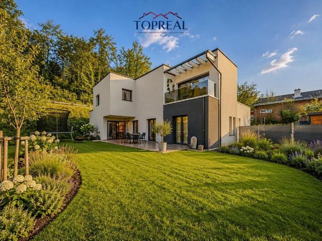 Luxuriöses Haus mit 4 Schlafzimmer zu verkaufen in Thalheim bei Wels, Österreich