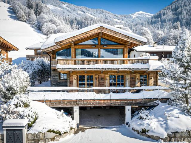 Luxuriöses Haus mit 5 Schlafzimmer zu verkaufen in Aurach, Österreich