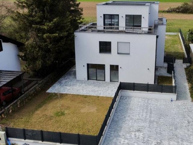 Luxuriöses Haus zu verkaufen in Sollenau, Niederösterreich