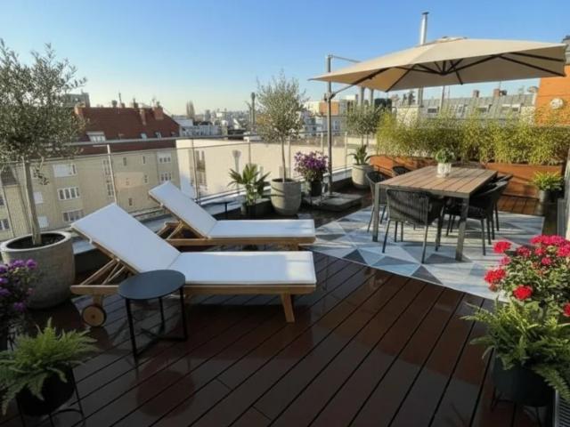 Luxuriöses, klimatisiertes Penthouse in edler Wohnhausanlage mit Pool, Fitnessbereich und Concierge Service