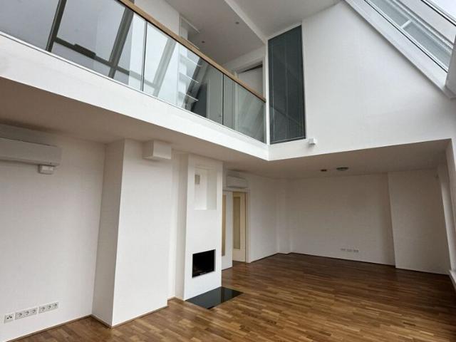Luxuriöses Penthouse in edler Wohnhausanlage mit Pool, Fitnessbereich und Concierge Service
