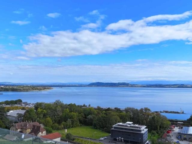 Luxuriöses Penthouse mit 6,5 Zimmern mit Blick auf den See und die Berge