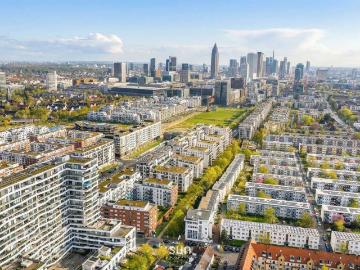 LUXURIÖSES PENTHOUSE mit beeindruckender Aussicht und Dachterrasse in Frankfurt