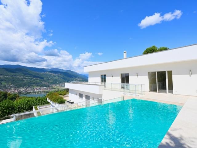 Geräumiges Penthouse mit privatem Schwimmbad und SPA in Montagnola