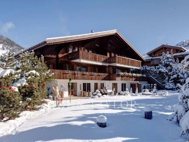 Luxuriöses 12 Zimmer Chalet zu vermieten Gstaad, Bern