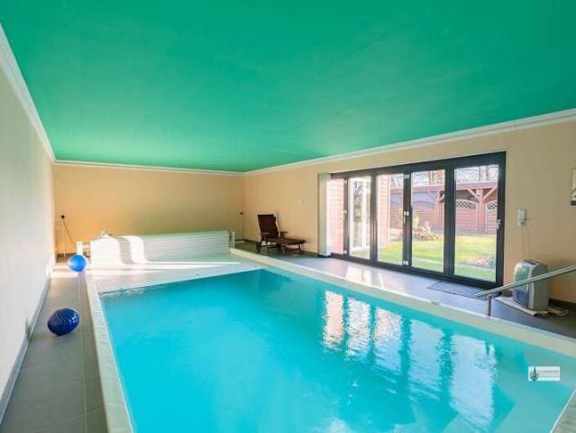 Luxuriöses 1 2 Fam.Haus mit ca. 100m² Gewerbefläche + Einliegerwohnung + Schwimmbad +Sauna +Kamin