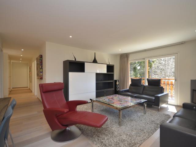 Luxuriöses 4,5 Zimmer Apartment mit grossem Balkon, in Zweitwohnsitz
