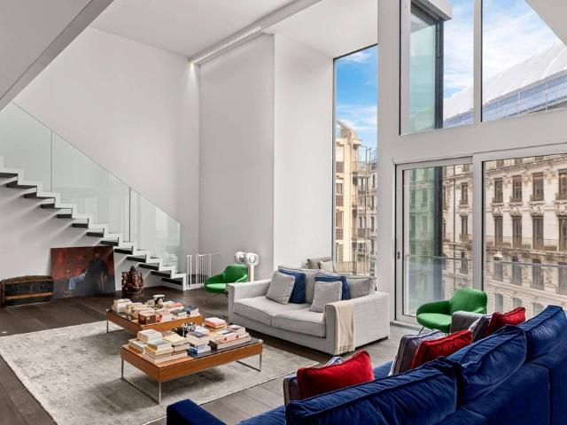 Luxuriöses 8 Zimmer Duplex zu verkaufen in Genf
