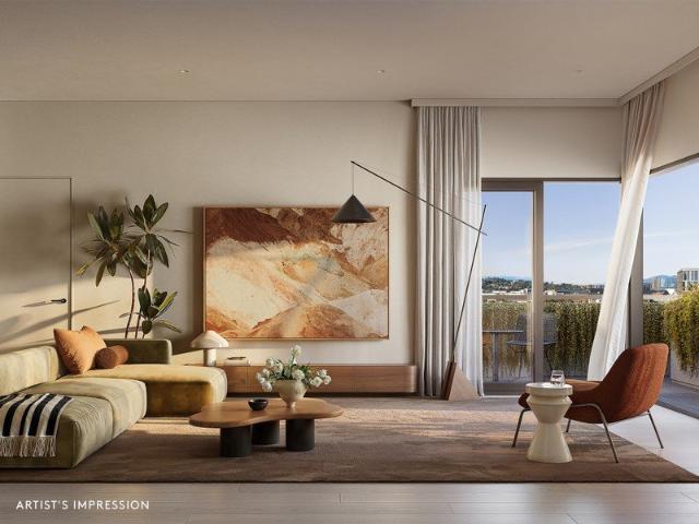 Luxurious 3 Bed, 3 Bath Residence with Two Secure Car Parks