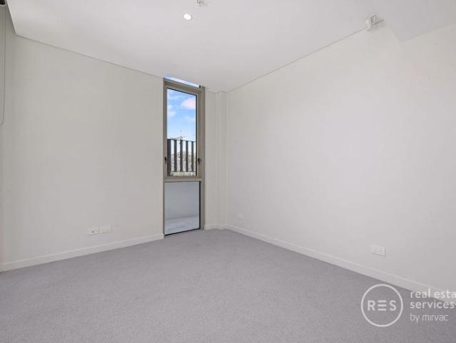 Luxurious 3 Bedroom Apartment with Private Entertainer's Courtyard in NINE by Mirvac
