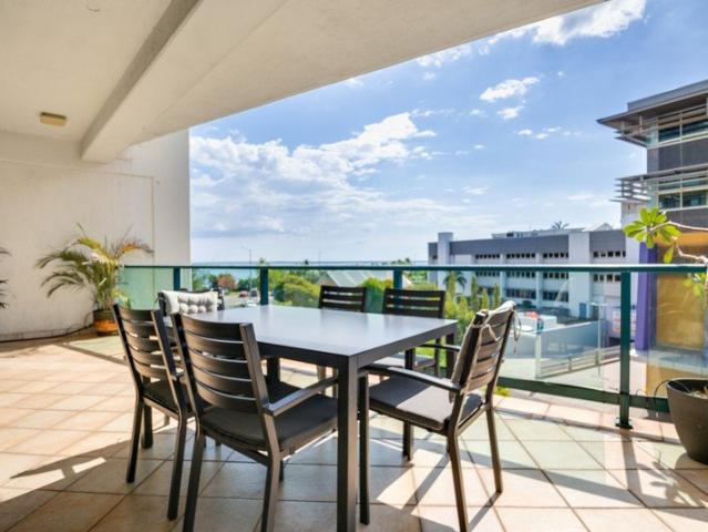 Luxurious 3 Bedroom Apartment in Darwin City's Premier Location